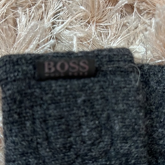 BOSS Hugo Boss Ribbed Beanie Hat in Virgin Wool with embossed logo char grey. - Picture 3 of 4